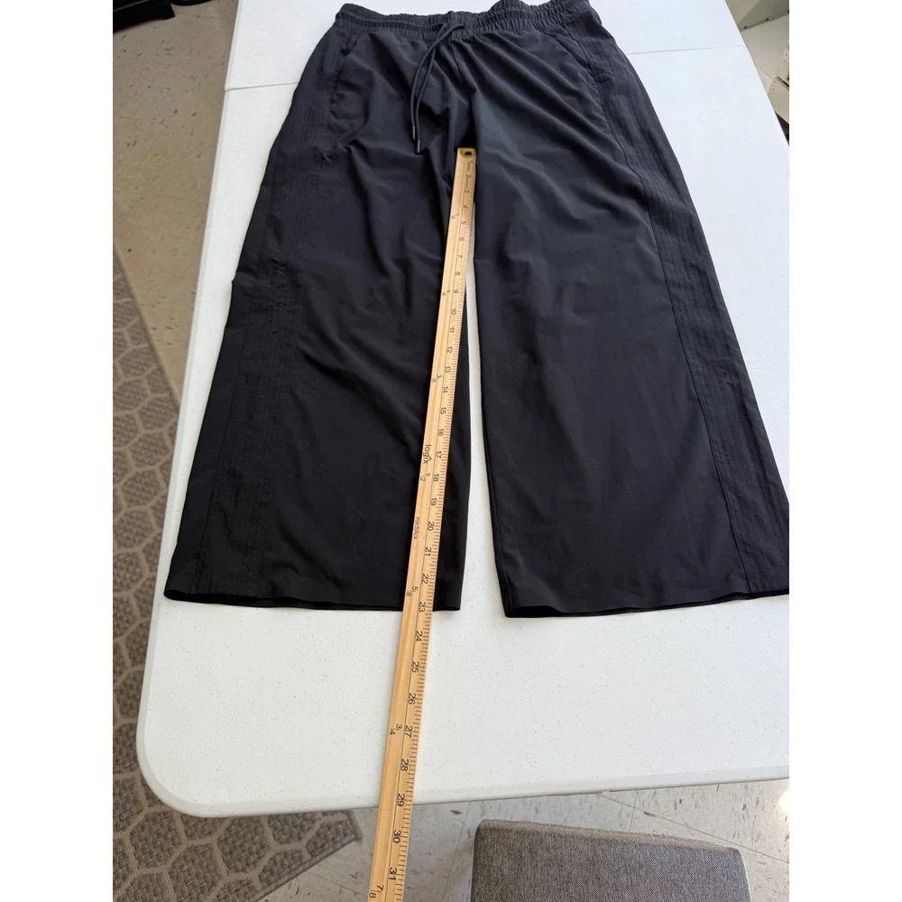 Athleta Brooklyn Wide Leg Pants Black Drawstring Crop Style 657598 Size 8 - Picture 9 of 11